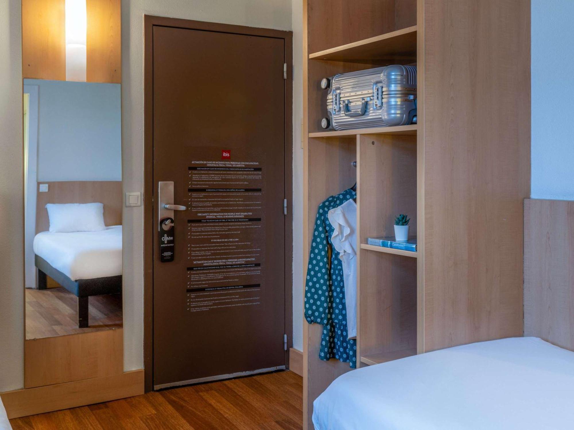 Ibis Barcelona Meridiana Hotel Ngoại thất bức ảnh