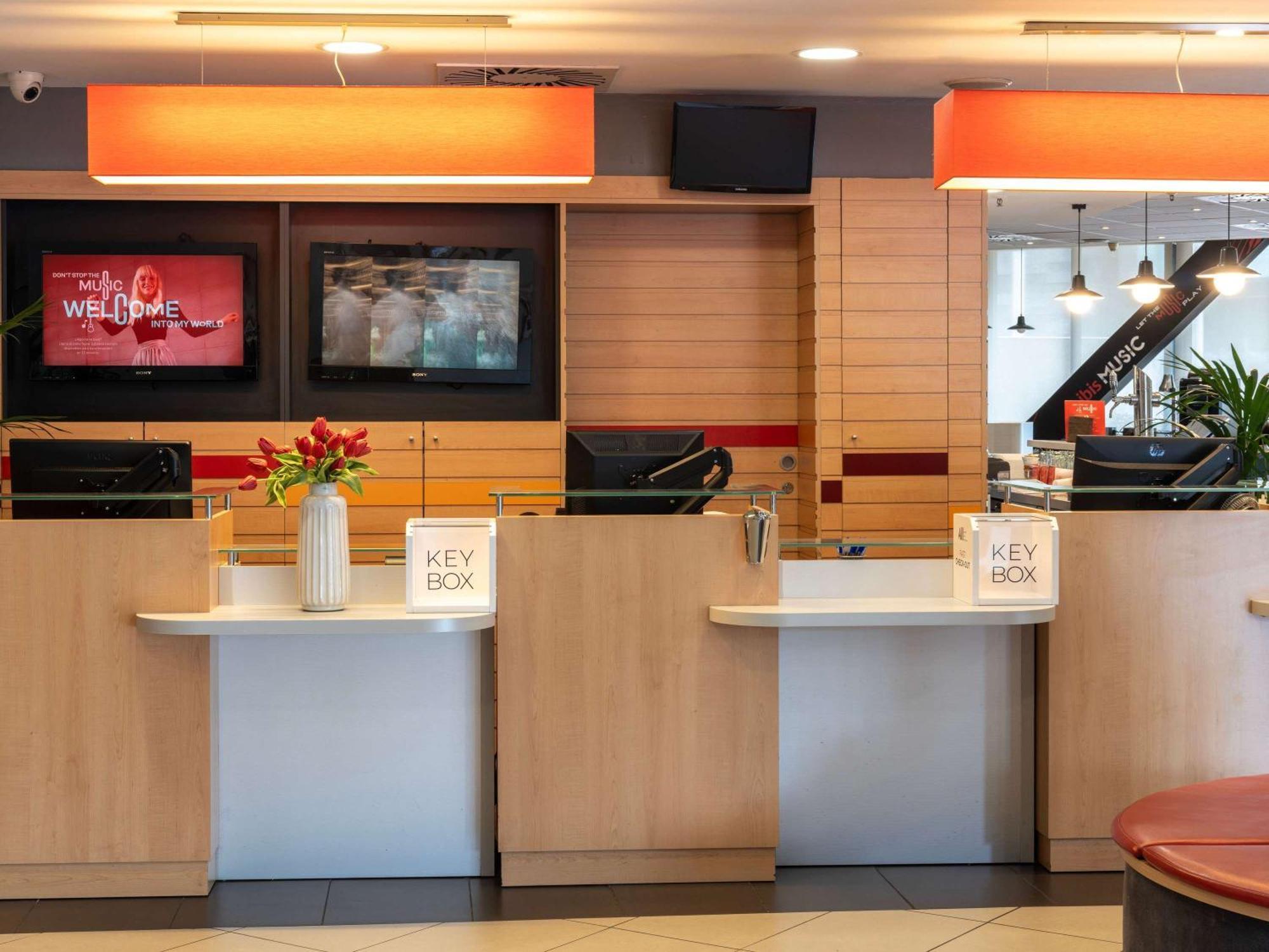 Ibis Barcelona Meridiana Hotel Ngoại thất bức ảnh